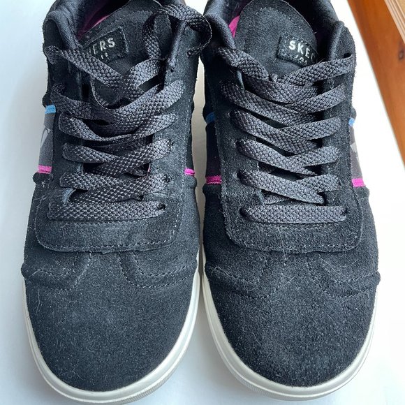 Skechers - Picture 2 of 5